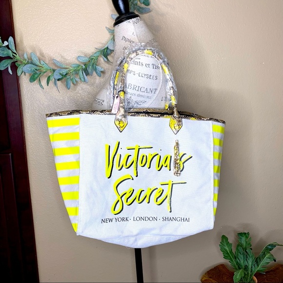 Victoria Secrets Tote Weekender Bag - Picture 2 of 9